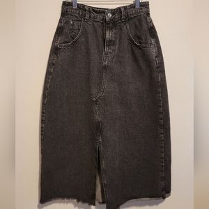 Zara dark grey midi skirt with front slit- Size Medium - TRENDING!!!